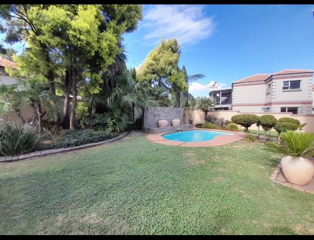 4 BEDROOM HOUSE FOR SALE IN VAN RIEBEECK PARK